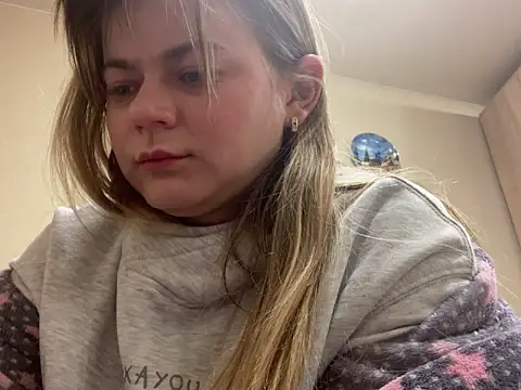 SkyAdelina241 online show from 23, 1, 2025