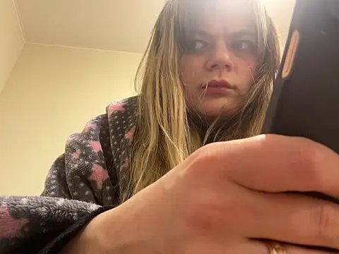 SkyAdelina241 online show from 24, 1, 2025