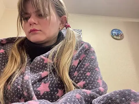 SkyAdelina241 online show from 25, 1, 2025