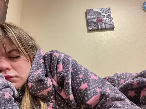 SkyAdelina241 online show from 25, 1, 2025