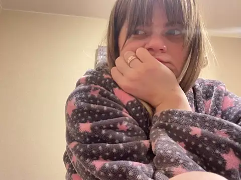 SkyAdelina241 online show from 28, 1, 2025