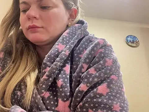 SkyAdelina241 online show from 28, 1, 2025