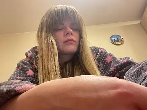 SkyAdelina241 online show from 17, 2, 2025