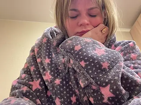 SkyAdelina241 online show from 24, 2, 2025