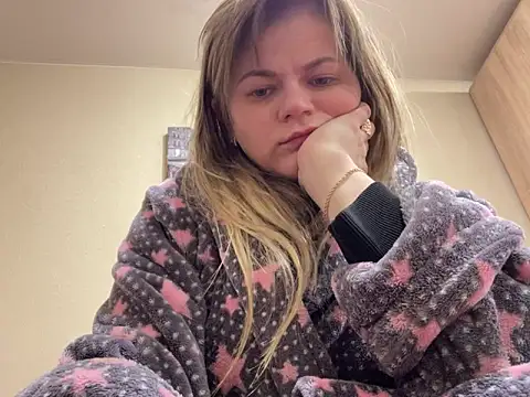 SkyAdelina241 online show from 28, 2, 2025