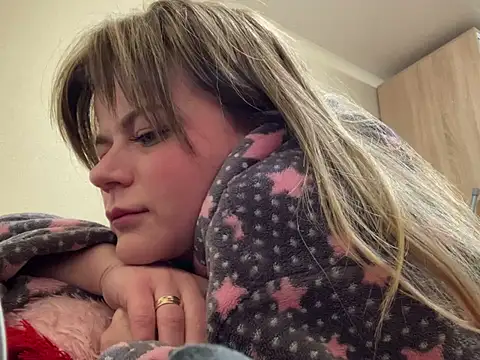 SkyAdelina241 online show from 1, 3, 2025