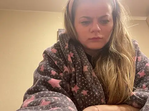 SkyAdelina241 online show from 14, 3, 2025