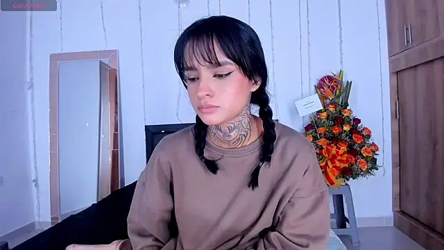 medussa13  online show from 15, 2, 2025