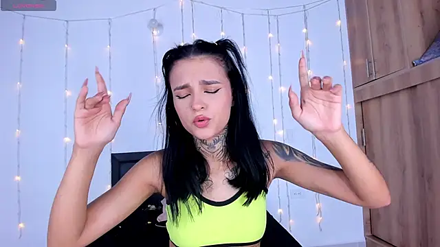 medussa13  online show from 26, 2, 2025