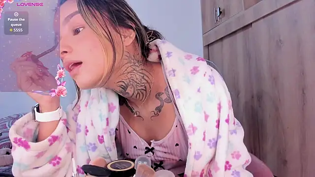 medussa13  online show from 14, 11, 2025