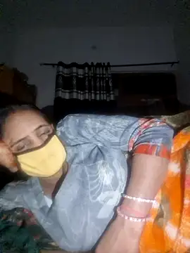 Snapshot of menakshiiikaur chatting on 9, 3, 2025 menakshiiikaur online show from 9, 3, 2025