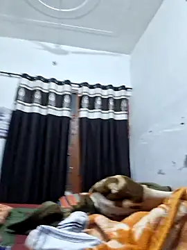 Snapshot of menakshiiikaur chatting on 6, 11, 2025 menakshiiikaur online show from 6, 11, 2025