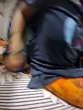 Snapshot of menakshiiikaur chatting on 23, 11, 2025 menakshiiikaur online show from 23, 11, 2025