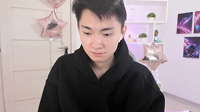 Snapshot of Miram_Yu chatting on 8, 12, 2024 Miram Yu online show from 8, 12, 2024