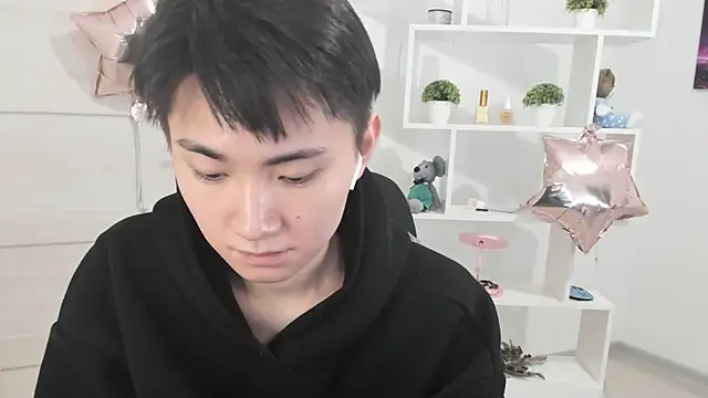 Snapshot of Miram_Yu chatting on 11, 12, 2024 Miram Yu online show from 11, 12, 2024