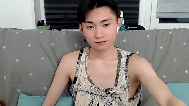 Snapshot of Miram_Yu chatting on 4, 1, 2025 Miram Yu online show from 4, 1, 2025