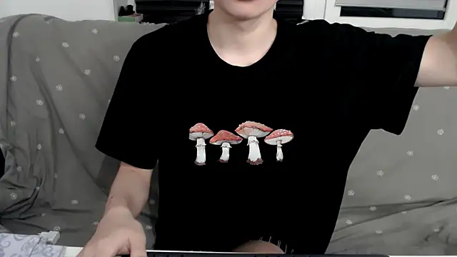 Snapshot of Miram_Yu chatting on 7, 3, 2025 Miram Yu online show from 7, 3, 2025