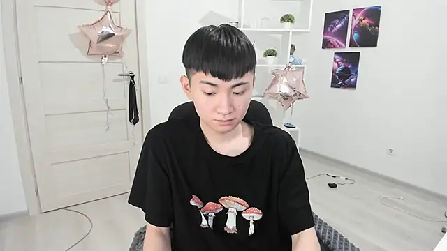 Snapshot of Miram_Yu chatting on 21, 3, 2025 Miram Yu online show from 21, 3, 2025