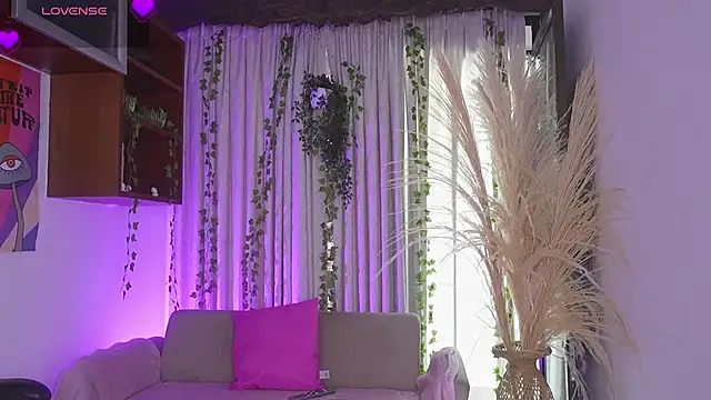 HannaRhodes online show from 17, 3, 2026