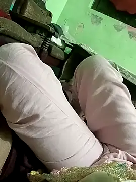 Snapshot of QUEEN-X-CPL chatting on 4, 3, 2025 QUEEN-X-CPL online show from 4, 3, 2025