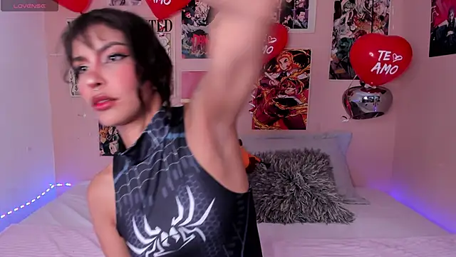 Luna-Chann online show from 15, 2, 2025