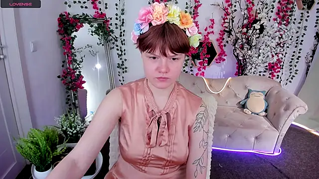 DreamyLuna online show from 9, 11, 2025