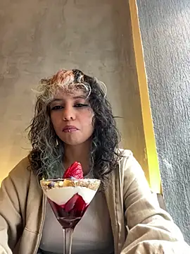 Sweet Chaos online show from 27, 2, 2025