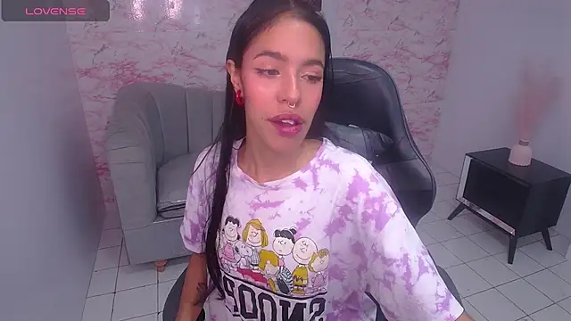 Snapshot of stephania_t chatting on 4, 1, 2025 stephania t online show from 4, 1, 2025