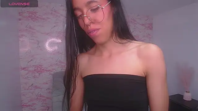 Snapshot of stephania_t chatting on 8, 1, 2025 stephania t online show from 8, 1, 2025