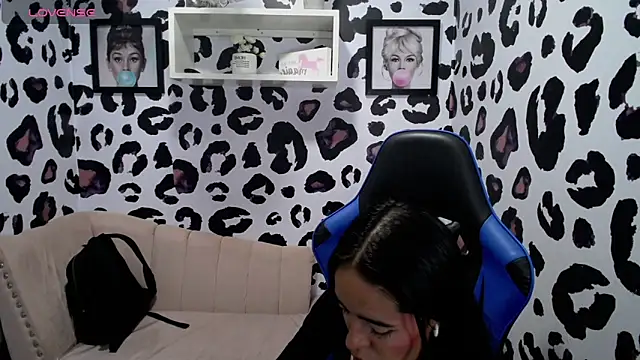 Snapshot of stephania_t chatting on 6, 2, 2025 stephania t online show from 6, 2, 2025