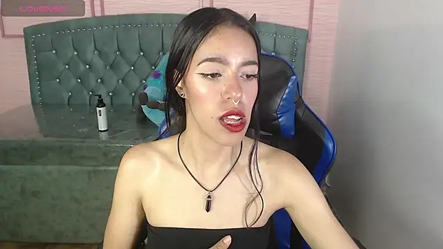 Snapshot of stephania_t chatting on 19, 2, 2025 stephania t online show from 19, 2, 2025