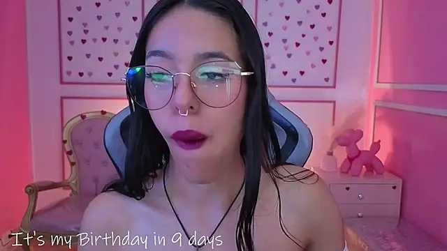 Snapshot of stephania_t chatting on 8, 10, 2025 stephania t online show from 8, 10, 2025