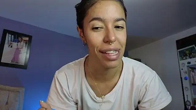 Snapshot of stephania_t chatting on 15, 5, 2026 stephania t online show from 15, 5, 2026