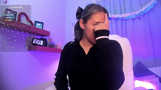  Sophie  miller online show from 30, 3, 2026