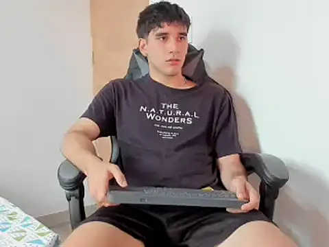 leo030809 online show from 2, 1, 2025