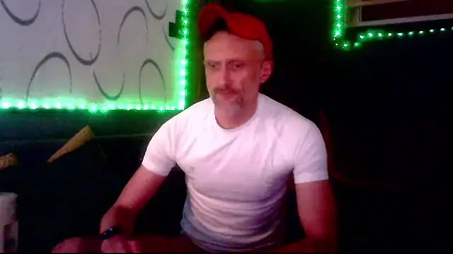 Snapshot of unclestefansdick chatting on 21, 9, 2025 unclestefansdick online show from 21, 9, 2025