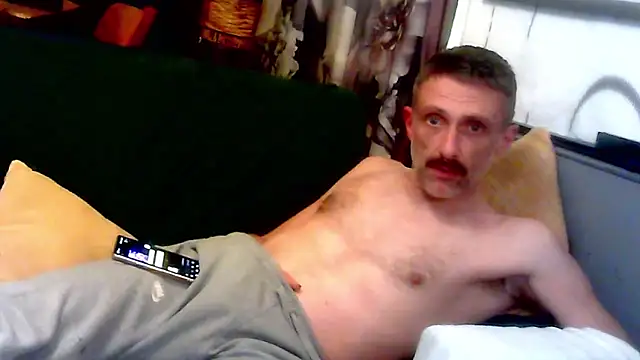 Snapshot of unclestefansdick chatting on 10, 10, 2025 unclestefansdick online show from 10, 10, 2025