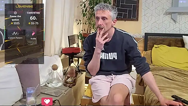 Snapshot of unclestefansdick chatting on 16, 4, 2026 unclestefansdick online show from 16, 4, 2026