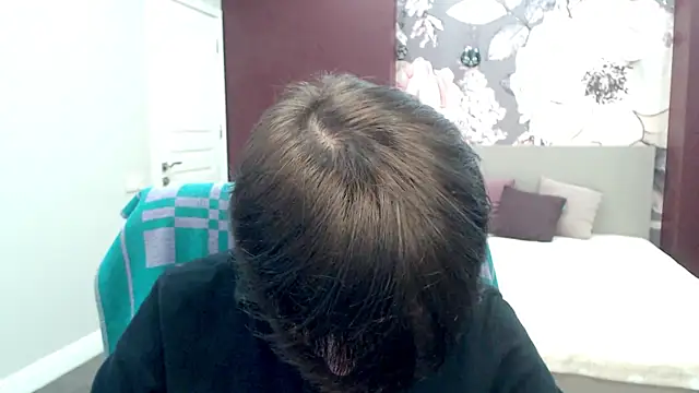 EmiliaYours online show from 11, 2, 2025