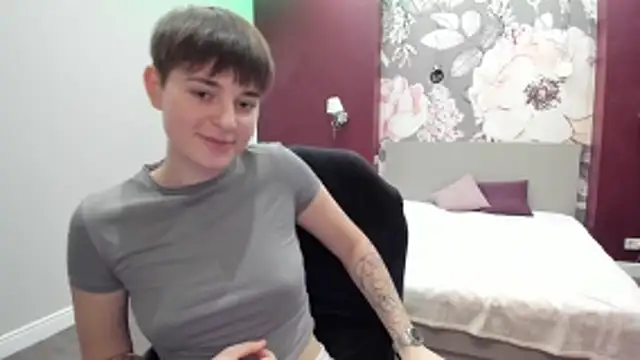 EmiliaYours online show from 8, 11, 2025