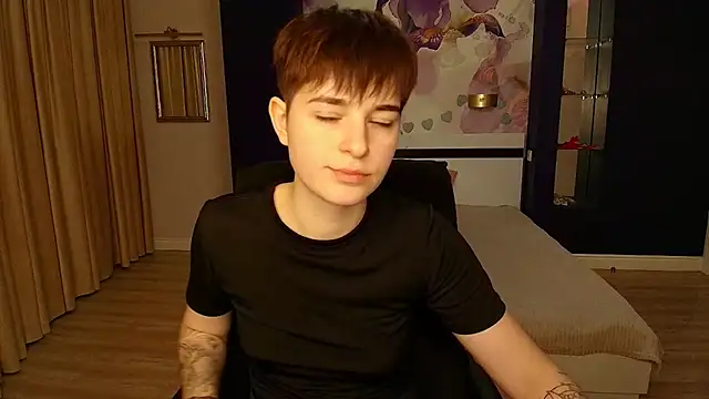 EmiliaYours online show from 2, 12, 2025