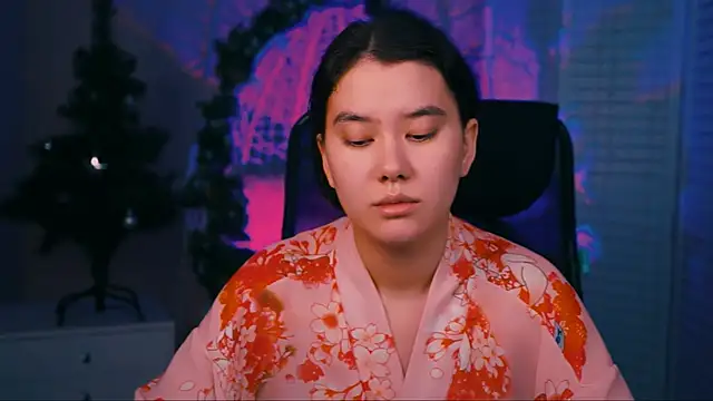 Snapshot of LeesaLee chatting on 9, 12, 2024 LeesaLee online show from 9, 12, 2024