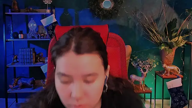 Snapshot of LeesaLee chatting on 12, 12, 2024 LeesaLee online show from 12, 12, 2024