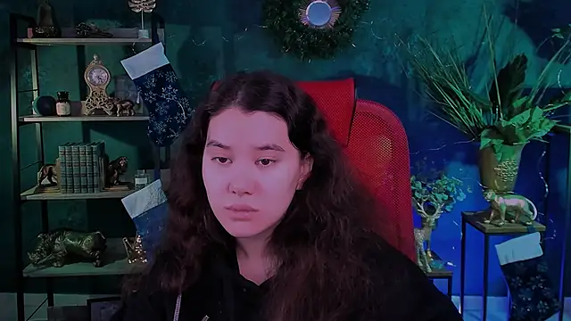 Snapshot of LeesaLee chatting on 13, 12, 2024 LeesaLee online show from 13, 12, 2024