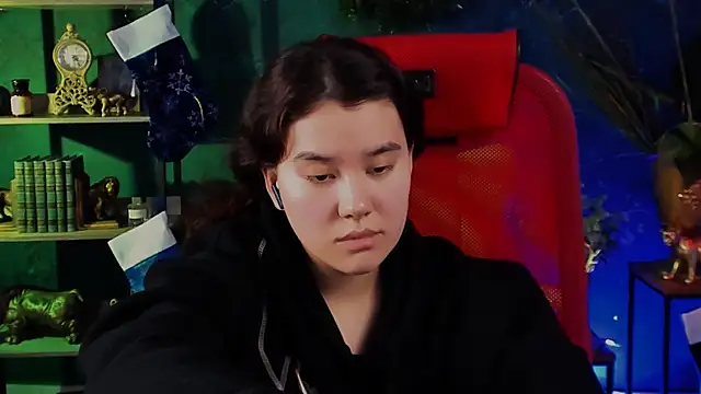 Snapshot of LeesaLee chatting on 13, 12, 2024 LeesaLee online show from 13, 12, 2024