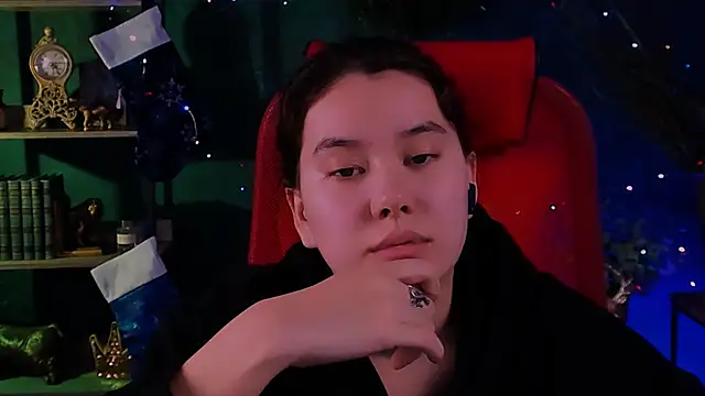 Snapshot of LeesaLee chatting on 13, 12, 2024 LeesaLee online show from 13, 12, 2024