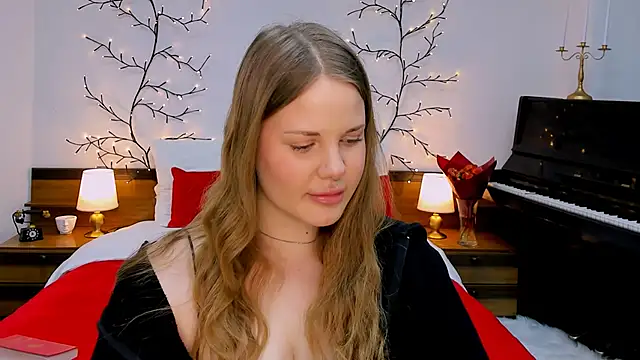 Snapshot of holy_kitty chatting on 5, 2, 2025 holy kitty online show from 5, 2, 2025