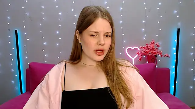 Snapshot of holy_kitty chatting on 19, 2, 2025 holy kitty online show from 19, 2, 2025