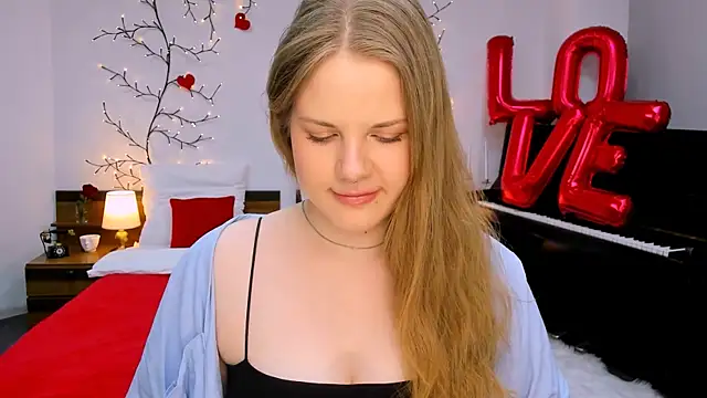 Snapshot of holy_kitty chatting on 22, 2, 2025 holy kitty online show from 22, 2, 2025