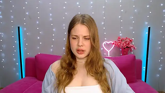 Snapshot of holy_kitty chatting on 26, 2, 2025 holy kitty online show from 26, 2, 2025
